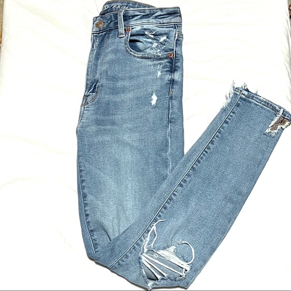 American Eagle Outfitters Pants - 3/20 🎉 NWOT American Eagle jegging hi-rise denim jeans, Size 2